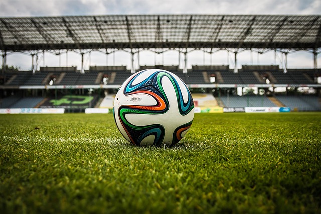 Få en unik fodboldoplevelse på Fyn: Kombiner kroophold med OB-kamp